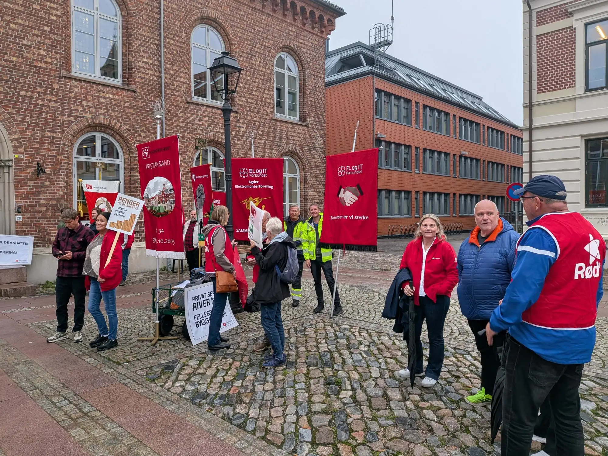 Distrikt Agder og AEMF viste solidaritet mot privatisering av hjemmesykepleien i Kristiansand!