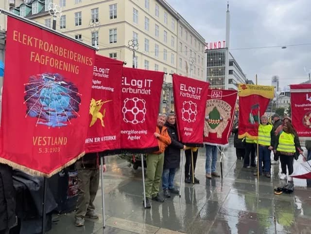 Fanemarkering til støtte for streikende i Bergen